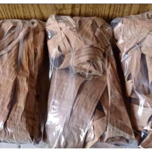 TERMURAH Daun Pisang Kering 1 KG – Kualitas Premium untuk Pakan Jangkrik & Kebutuhan Ternak