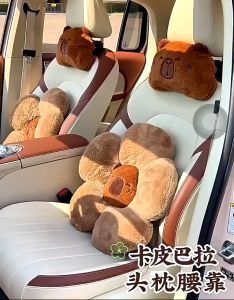 Bộ Lót Ghế Ô Tô Gối Tựa Lưng Tựa Đầu Ô Tô Hoạ Tiết Chuột Capybara Dễ Thương