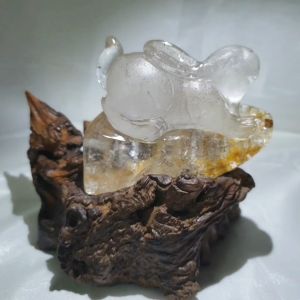 Natural Hematoid Crystal Rabbit/黄胶花白水晶兔子摆件/天然原矿黄皮胶花精雕兔摆件/ Carving Ornaments Yellow Hematoid Quartz Rabbit