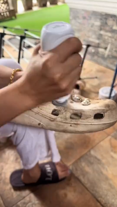 DIDUN น้ำยาทำความสะอาดรองเท้า น้ำยาซักแห้งรองเท้า มีแปรงในตัว โฟมทำความสะอาด ขจัดคราบสกปรกได้อย่างง่ายดาย ไม่ต้องล้างนำ