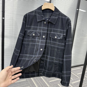 แจ็คเก็ตยีนส์คอปกพับลายสก็อตสำหรับผู้ชาย ทรงหลวม แขนยาว ปกติ แจ็คเก็ตยีนส์แฟชั่นฤดูใบไม้ผลิ แจ็คเก็ตยีนส์สำหรับผู้ชาย