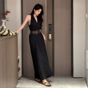 Karrar betsey | Sleeveless Halter Neck Dress Elegant and Stylish Waist-Cinching Maxi