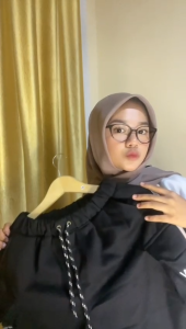 New Star Cod One Set Sweater CN Cargo Pendek Pria Wanita Distro Original Terbaru Crewneck Celana Cowok Cewek Sablon Dore Terbaru Terlaris 2025 Top Lokal Badung