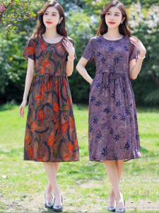 ชุดเดรสผ้าฝ้ายผ้าไหมแขนสั้นสําหรับผู้หญิงวัยกลางคนและผู้สูงอายุกระโปรงจีบทรงหลวมความยาวกลางถึงยาวลายคอกลมแขนสั้น