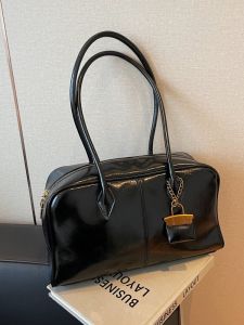 Elegant Commuter Tote Bag Womens Large Capacity Handheld Shoulder Bag Retro Texture 2024 Winter Fashion Soft PU Leather