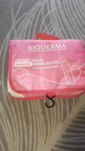 Túi mỹ phẩm du lịch Travel pouch Bioderma Sensibio Defensive Serum