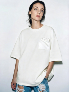 AMII | Artistic Paper Fold Rose Pattern Satin Decorated Split T-Shirt