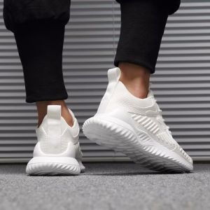 Mens Summer 2024 New White Sports Shoes Breathable Mesh Fly Knit Versatile Sneakers Casual Comfortable Leather Splicing