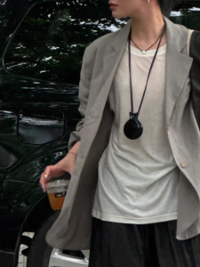 Black Music Mirror Necklace Resin Material Double-Sided Pendant Long Sweater Chain Leather Rope Openable Fashion Jewelry