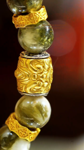 Ngọc Đan Tâm - Vòng Tay Mắt Rồng Xanh Phối Charm Lu Thống Tỳ Hưu 10mm 2A - Mệnh Mộc - Mệnh Hoả