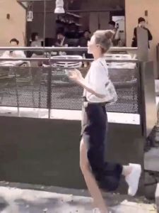 พร้อมส่ง  กระโปรงยีนส์เอวสูง  ฤดูร้อนใหม่บวกขนาด  กระโปรงยีนส์เอวสูง  พอดีบางรุ่นหลวม  พอดีแยกแฟชั่น