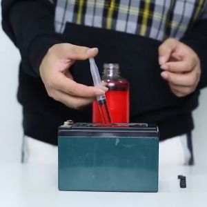 น้ำยาฟื้นฟูแบตเตอรี่ 500ML อัตรา 99% ฟื้อฟูแบตเตอรี่ตามลักษณะ น้ำยาแบตเสื่อม หรือ น้ำยาแบตเตอรี่ ไม่ต้องเปลี่ยนแบตเตอรี่