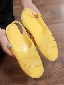 Dép Đế Dày Chống Trượt Mùa Hè Cho Bố Đi Ngoài Trời Thoải Mái Dép Xăng Đan Đế Xuồng Màu Vàng Đế Cao Su Thoáng Khí Thường Ngày