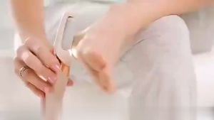 Máy Chà Gót Chân Tự Động Loại Bỏ Da Sần Chai Gây Đau Xoá Chai Chân Hiệu Quả – Cho Gót Hồng Mềm Mịn Như Em Bé
