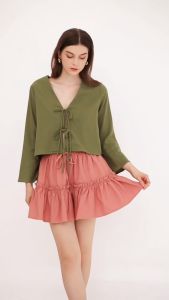 HJYN | Áo kiểu cột nơ cách điệu màu xanh chân váy xoè màu hồng chất liệu linen premium