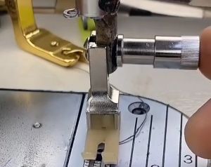 Baud Praktis Jepit Sepatu Mesin Jahit