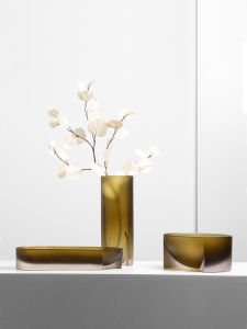 จิตรกรรมโมเดิร์น กลวง โปร่งใส ทำจากโพลีเอสเตอร์ ชั้นวางเครื่องประดับสำหรับจัดดอกไม้ในห้องนั่งเล่น วัสดุโพลีเอสเตอร์