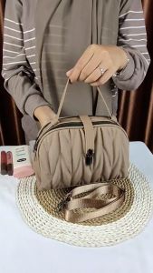 LUNA AURA Tas Slempang Wanita Alma New Bordir IW 95 Slingbag Wanita Viral Tas Kekinian Tas ootd Tas Nylon Trendy Untuk Segala Acara Slingbag 2In1 Model Jinjing Dan Selempang - Lazada