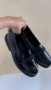 Sepatu Docmart Wanita terbaru Fashion Korean Style bahan glossy Sepatu Loafers Sekolah Cewek Remaja Gesper Hitam Glosy Kasual Trendy Sepatu Docmart Wanita Korea Kulit Hitam terbaru Fashion Korea Sepatu Oxford Sekolah Kasual Cewek ukuran 36 sampai 45