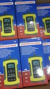 Sạc bình ắc quy ô tô 12V 100AH FOXSUR cao cấp có chức năng khử sun phát phục hồ ắc quy thông minh tự ngắt khi đầy chống ngược cực