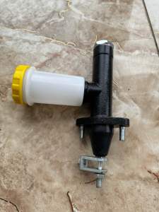 4 cái Tổng côn trên 212 can nhựa chế xe 3 gác hoặc lắp rin nhiều loại xe ô tô khác nhau