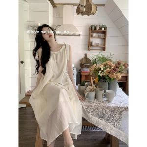 ชุดเดรสยาวสายเดี่ยวสไตล์ฝรั่งเศส ฤดูร้อน 2025 ใหม่ ชุดว่ายน้ำชายหาด ดีไซน์เล็ก ชุดเดรสยาวชายหาด ชุดเดรสยาว ชุดเดรสยาว