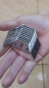 BÁT KE GÓC VUÔNG INOX CAO CẤP CHO TỦ KỆ PASS SỮA BÀN GHẾ