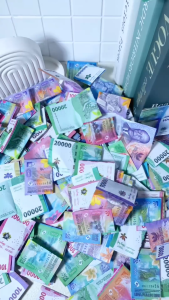 [BISA COD] Mushion Album Bunga Stiker Angka Tabungan Polaroid 240 & 120 Slot – Dompet Menabung Bonus 3 Ziplock 3 Kertas Saving Challenge Pulpen Gel & Stiker Angka Estetik