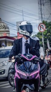 Dasi Perekat Langsung Pakai - Dasi Polos Hitam Biru Merah Pink Hijau - Fashion Masa Kini dengan Bahan Berkualitas (IMPORT)