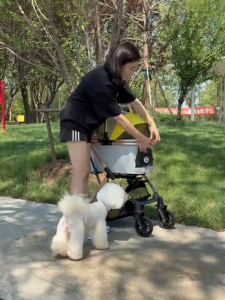 รถเข็นสัตว์เลี้ยง2in1 โหลดสูงสุด 25kg 4 ล้อหมุน 360° Pet Trolley รถเข็นสุนัขและแมว  และมั่นคง รถเข็นหมา รถเข็นแมว รถเข็นสัตว์เลี้ยงอเนกประสงค์ กระเป๋าใส่รถเข็นแบบถอดได้  รับน้ำหนักได้มาก