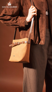 David Jones Paris Mini Adventure Suede กระเป๋าสะพายข้างผู้หญิง เนื้อผมซูด ลวดลาย ฤดูหนาวและฤดูใบไม้ร่วง 2025 - 2026