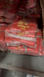 Kantong Plastik Kresek Delman Ekonomis Uk. 35 Merah isi 50 lembar