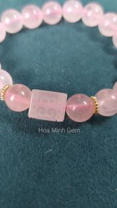 Vòng tay đá Thạch Anh Hồng tự nhiên size 10 li phối viên lu thống vuông chạm vân cát tường bánh xe xi vàng | Hoa Minh Gem