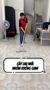 Cây lau nhà tự vắt OKwife HD-7020 bàn nhôm 42cm cán inox 135cm kèm 2 bông microfiber