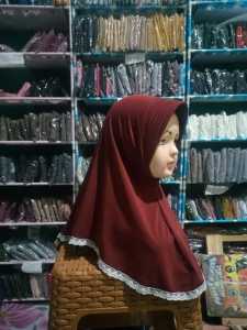 Jilbab pet renda bawahjilbab anak perempuan usia 0-3 tahunkerudung anak lucuhijab anak bahan jersy balon