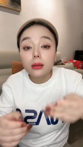 แผ่นเช็ดเครื่องสำอางสูตรอ่อนโยน กระดาษทิชชู่เช็ดเครื่องสำอาง เมคอัพ รีมูฟเวอร์ สูตรอ่อนโยน เช็ดเครื่องสำอางออกไปได้ในแผ่นเดียว ไม่ระคายเคือง