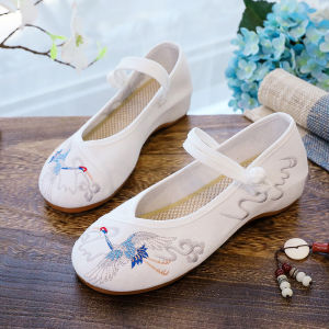 Han Chinese Clothing Shoes Embroidered Cotton Shoes Womens round Toe Vintage Low Heel Cheongsam Shoes Square Dance Shoes Ethnic Style Embroidered Shoes