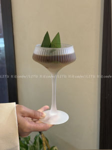 Retro Ins Style High Footed Champagne Glass Frosted Stripe Cocktail Cup Nordic Style Vintage Design Glassware for Dining And Serving