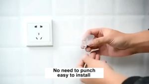 Transparent Plug Wall Mount Bracket Kitchen Wall Strong Adhesive Hook Creative Socket Hook Hanger Plug Hook 插头挂钩