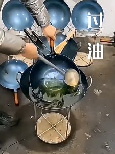 กระทะเหล็ก 32-40cm ไม่เป็นสนิม 100% ด้าม กะทะเหล็ก หล่อ และเผาไฟ