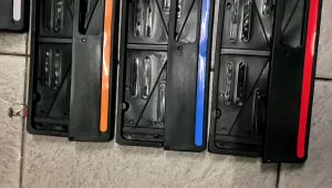 Dudukan Plat Nomor Motor List Merah Universal Motor 1 Pasang Honda Yamaha Suzuki Beat VArio Nmax Pcx Aerox Scoopy Vixion Satria DLL