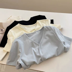 เสื้อยืดคอกว้างทรงเข้ารูปแขนสั้นผู้หญิงฤดูร้อน เสื้อผ้าทำงานสไตล์เกาหลี ทรงเข้ารูป แขนสั้น สีพื้น ไม่ต้องรีด