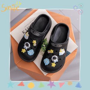 สุดปัง🎉 รองเท้าลำลองรัดส้น รองเท้าแฟชั่นหัวโต น้องแบ๊วกรุ๊บ พูดเลย รุ่นนี้มาพร้อมตัวติดอวกาศให้แบบน่ารักจุกๆๆกัน รายละเอียดเพิ่มเติม