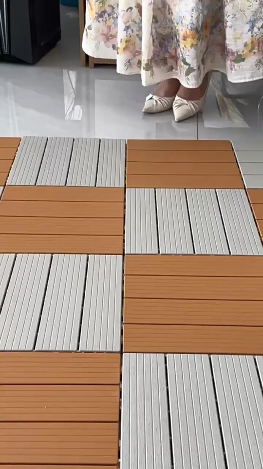 🔥SG  Ready Stock🔥Wooden DIY Decking Tile Artificial Plastics Grass Mat Outdoor Flooring Tiles 30*30cm*2cm 地板
