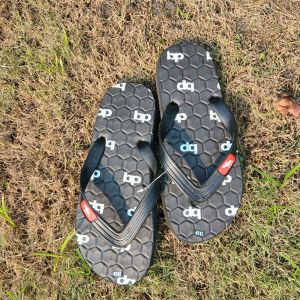 dép tông lào bb nền Hưu dành cho NamNu ( 36 đến 39 Nũ quai nhỏ) size nhỏ 36 đến 39 Nam tăng 1 size nhé. đế 2 lớp dưới cứng trên miềm.Hưu