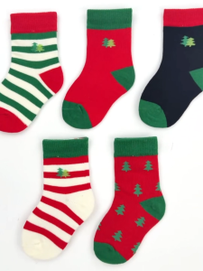 【พร้อมส่งจากกรุงเทพ】🚀🎅 ถุงเท้าคริสต์มาส เด็ก 5 คู่ แพ็คคุ้มค่า ผ้าฝ้ายนุ่ม รับของขวัญ🎄🎄