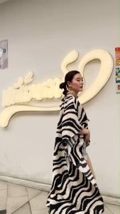 🔖Mirrorsister 50121.1 เสื้อลายม้าลายดีไซน์เก๋ คอวีแขนทรงค้างคาว  ด้านหน้าสั้นด้านหลังยาว เนื้อผ้าใส่สบายเหมาะใส่หน้าร้อน