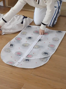 Spring Home เสื้อผ้ากันฝุ่น ถุงกันฝุ่นสีขาว ป้องกันฝุ่น และความชื้นคราบสกปรก ถุงเก็บฝุ่นสำหรับเสื้อผ้า คงทน ใช้งานง่าย