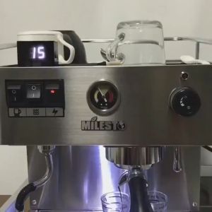 เครื่องชงกาแฟเอสเปรสโซอัตโนมัติ EM-19-M2 เครื่องชงกาแฟกึ่งอัตโนมัติเชิงพาณิชย์มัลติฟังก์ชั่นเชิงพาณิชย์
