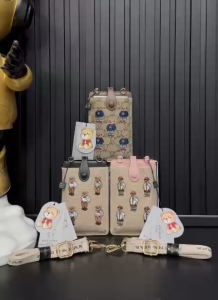 túi gấu điện thoại size 11cm*2cm*175cm nắp hít nam châm có 3 ngăn đủ màu